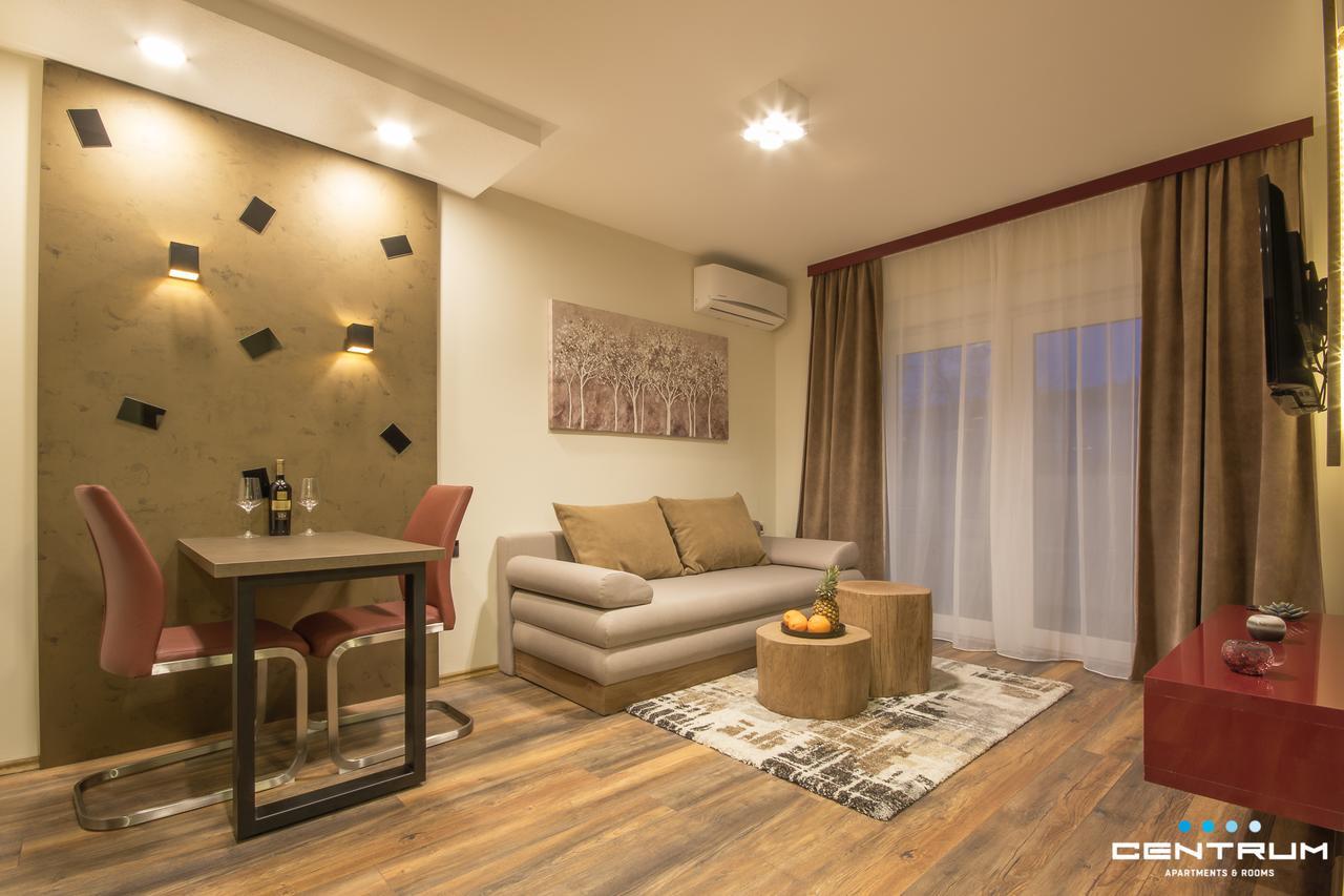 Centrum Ösek Dış mekan fotoğraf